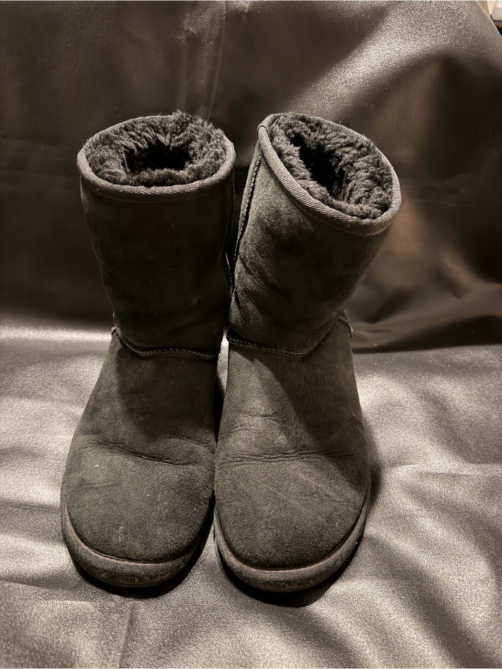 UGG Australia Classic Short Black Sheepskin Boots Women’s 7 Made in USA